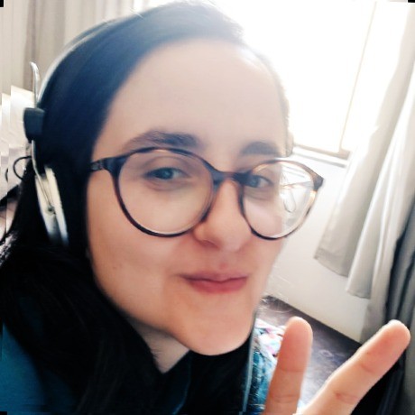 Foto da Marina programando